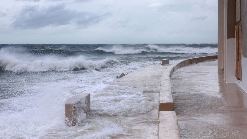 hurricane helene tracker live updates